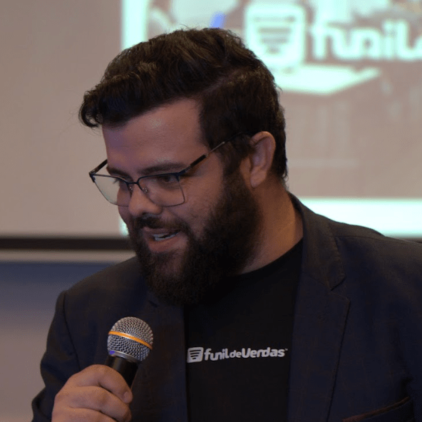 Mateus Megda, empresário Palestrando